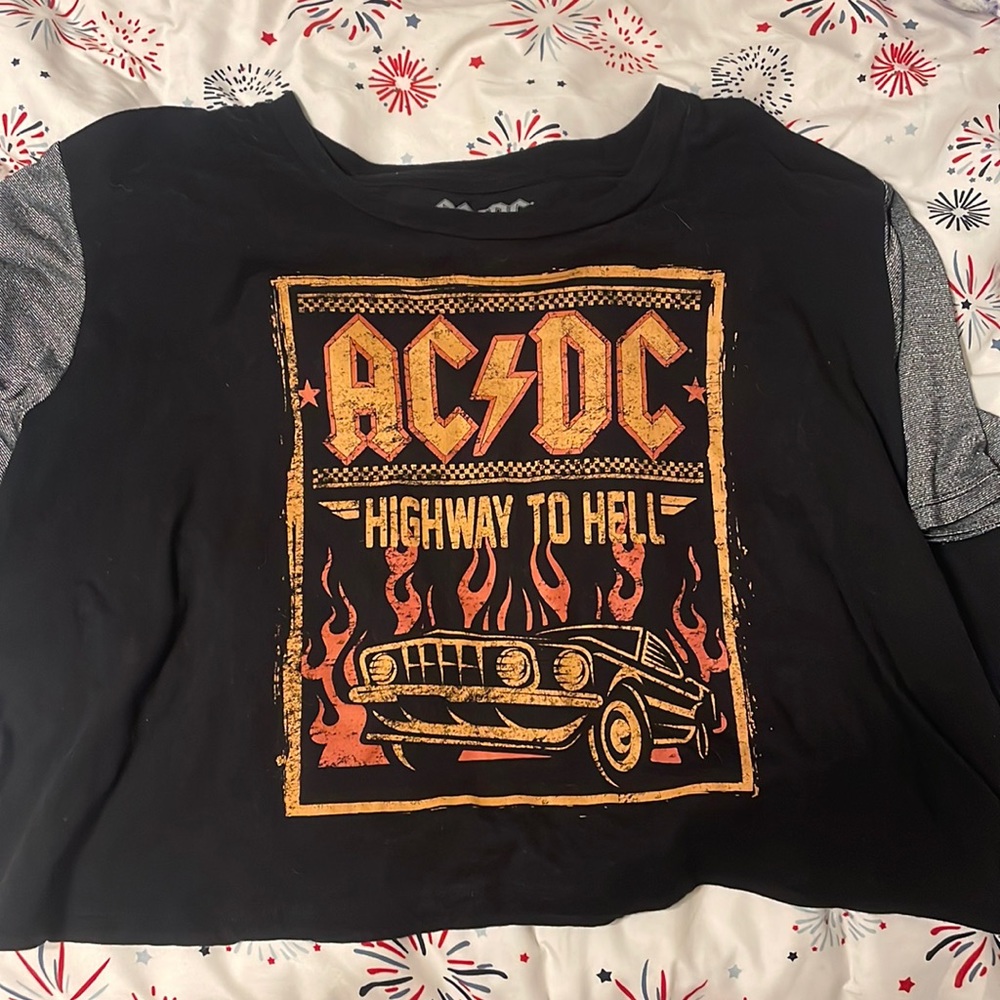 AC/DC CROP TOP